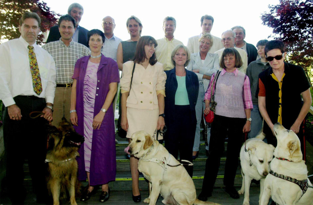 Gruppenbild bei der Gründung des Vereins im Jahr 2001.