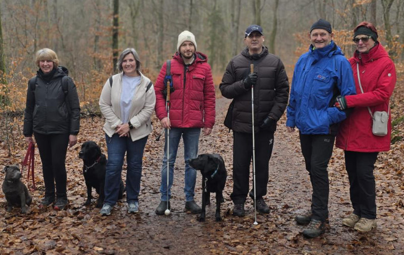 Gruppenfoto im Wald